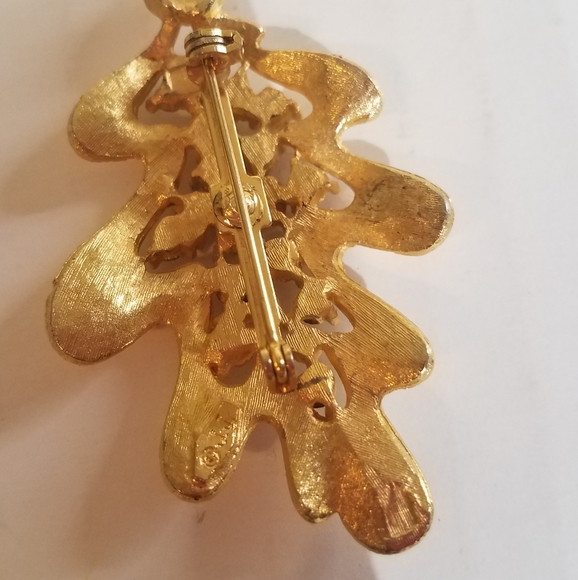 Gold rhinestone leaf brooch 4g4 - Picture 3 of 5
